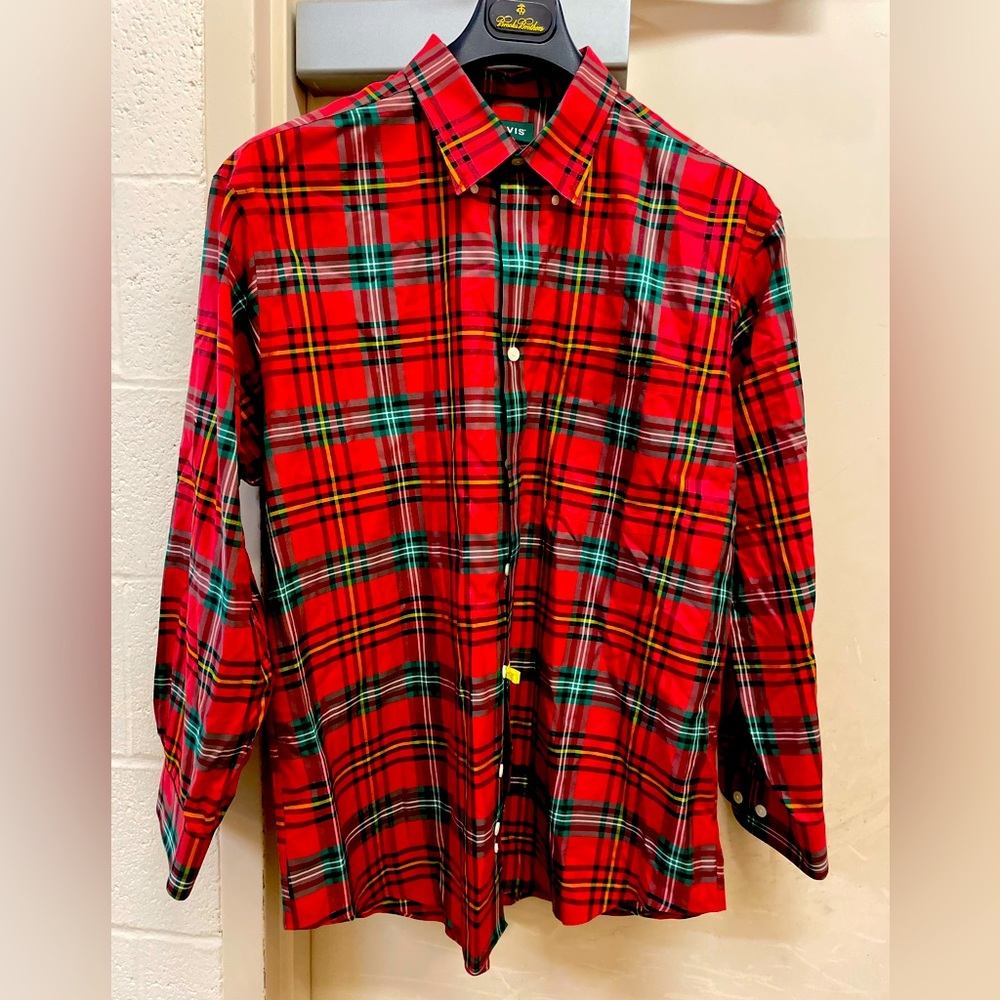 Orvis men’s size XL red plaid long sleeve button down shirt.